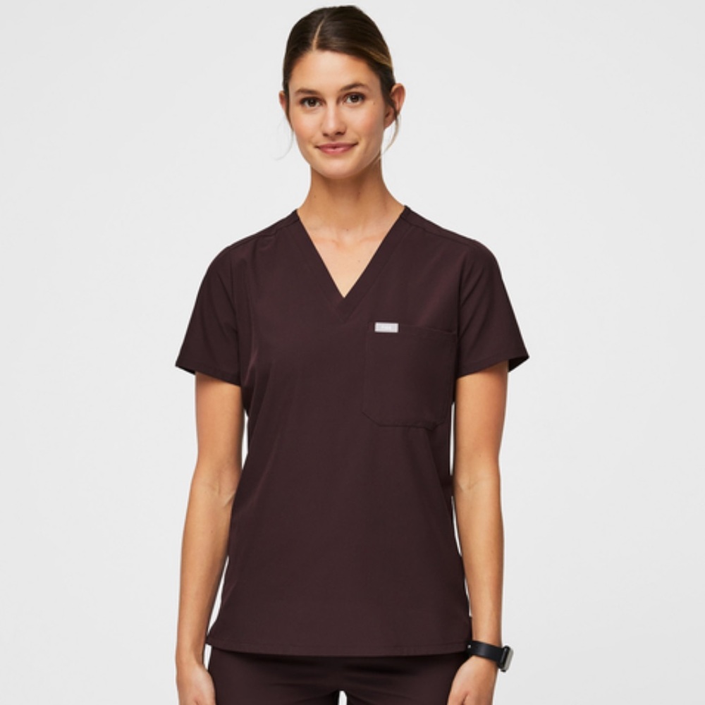 Figs scrub top